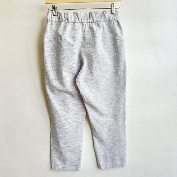 ❤️ Lululemon On The Fly crop 23”, Gray Striped , Size 4 B103 - Picture 4 of 8